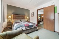 137 E Mountain