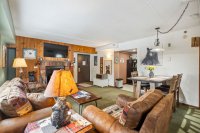 137 E Mountain