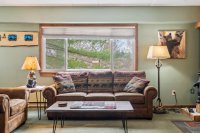 137 E Mountain