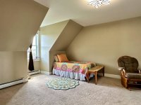 16 Edgewood