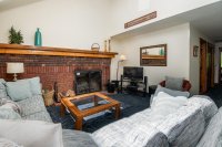 212 West Glade