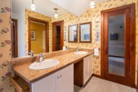 212 West Glade