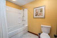 212 West Glade