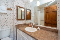 212 West Glade