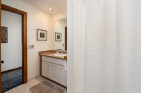 212 West Glade