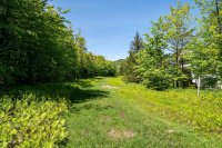 212 West Glade
