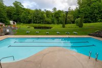 212 West Glade