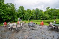 212 West Glade