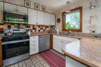 212 West Glade