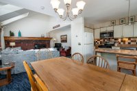 212 West Glade
