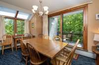 212 West Glade