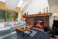 212 West Glade