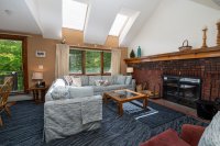 212 West Glade