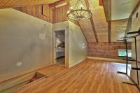 810 Crown Point