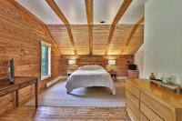 810 Crown Point