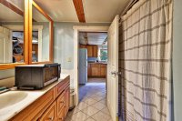 810 Crown Point