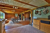 810 Crown Point