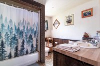 140 Hale Hollow