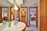 200 Peregine Hawk Mountain Resort