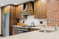 1613 West Woodstock