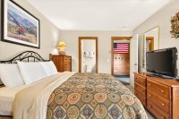 528 East Mountain
