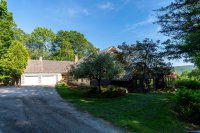 838 Cricket Hill