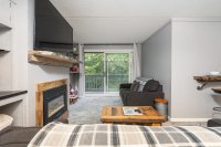 697 East Mountain