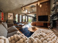 904 Austin Hill Hawk Resort